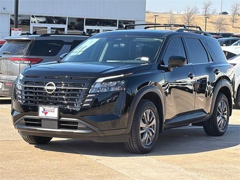 New 2026 Nissan Pathfinder SV image 3