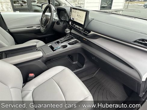 Used 2025 Toyota Sienna XLE w/ XLE Plus Package AWD/4WD image 21