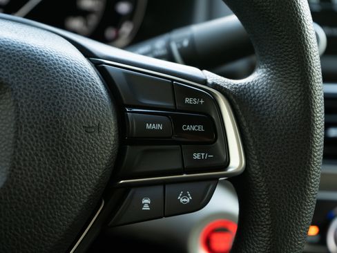 Used 2018 Honda Accord LX image 21