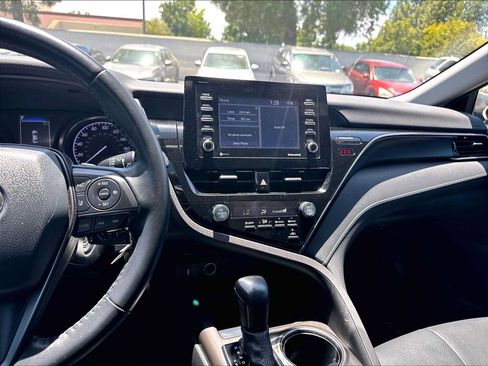 Used 2021 Toyota Camry SE w/ Carpet Mat Package (TMS) FWD image 9