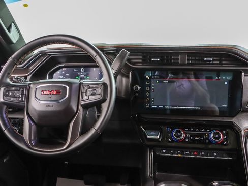 Used 2024 GMC Sierra 2500 AT4 w/ AT4 Premium Plus Package AWD/4WD image 18