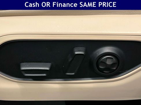 Used 2023 Jeep Grand Cherokee L Limited AWD/4WD image 19