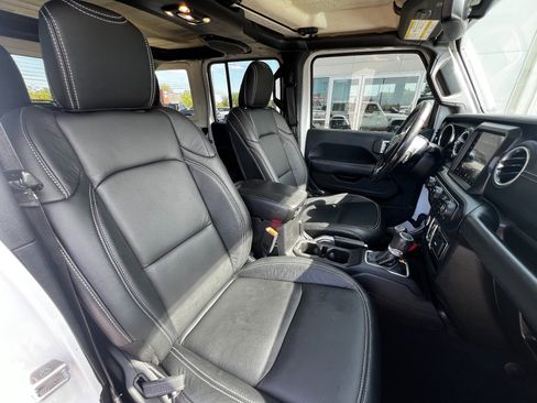 Used 2019 Jeep Wrangler Unlimited Sahara w/ Dual Top Group image 27