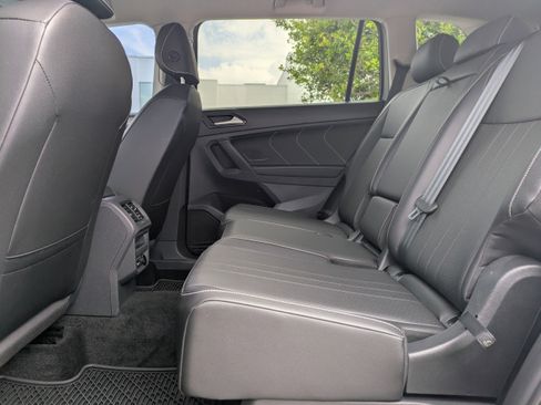 Certified 2023 Volkswagen Tiguan SE FWD image 14