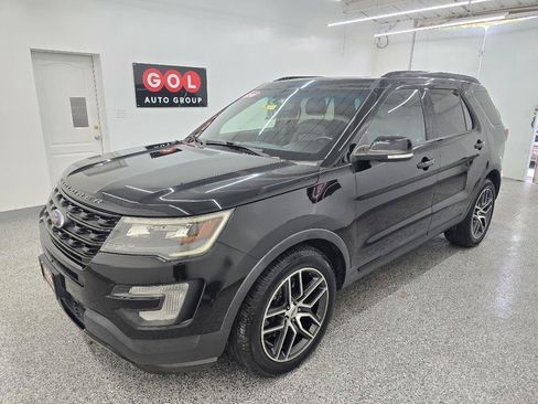 Used 2016 Ford Explorer Sport w/ Equipment Group 401A AWD/4WD image 3