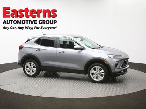 Used 2025 Buick Encore GX Preferred AWD/4WD image 45