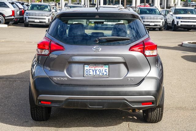Used 2018 Nissan Kicks SR w/ Premium Package FWD image 4