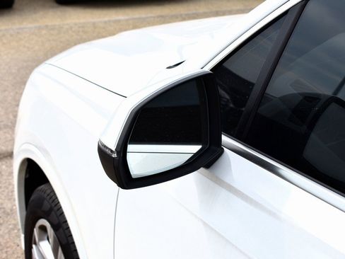 Used 2025 Audi Q7 3.0T Premium Plus image 12