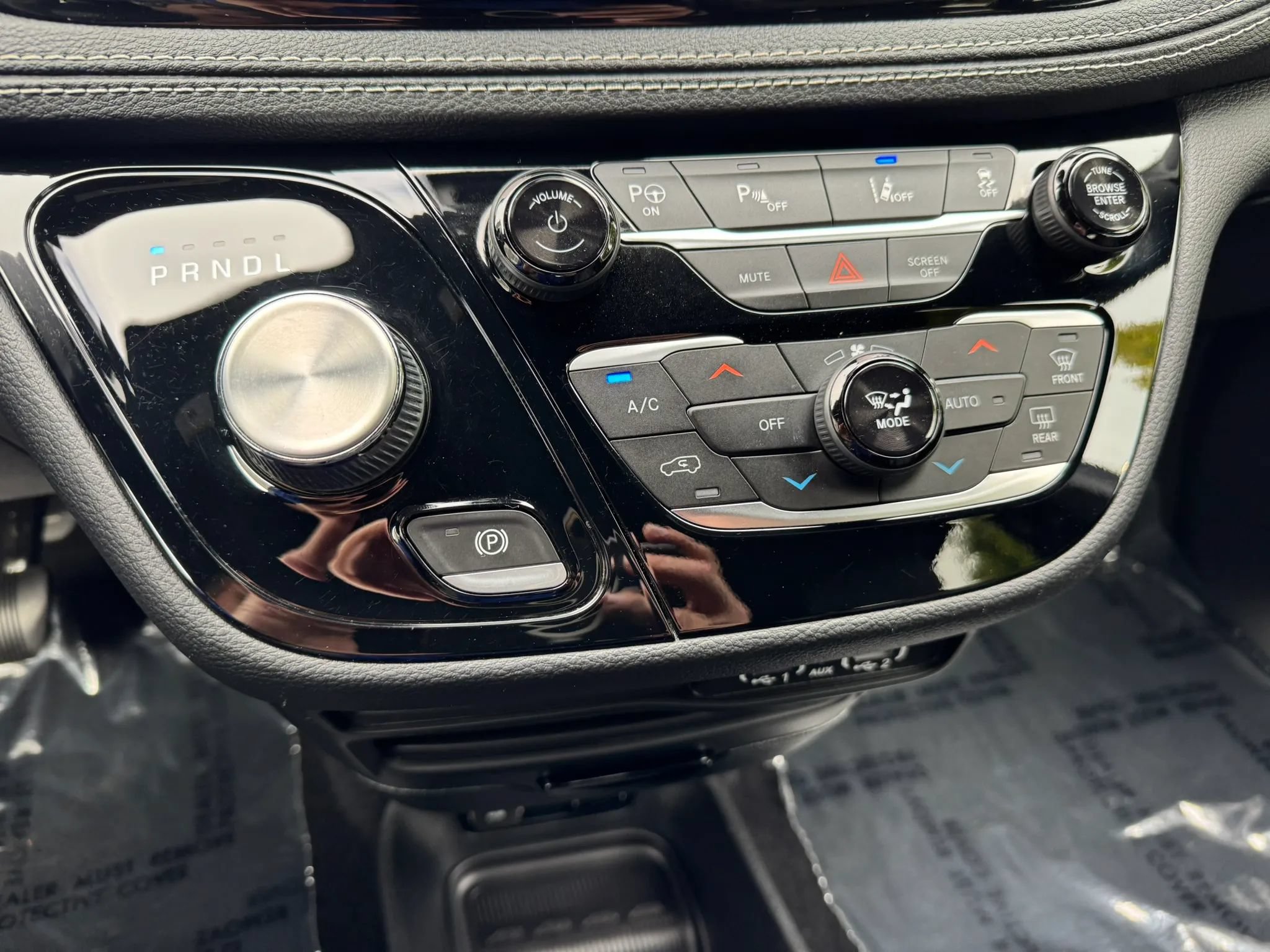 Used 2021 Chrysler Pacifica Touring-L w/ S Appearance Package FWD image 38