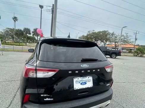 Used 2020 Ford Escape SEL FWD image 3