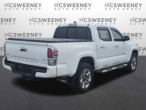 Used 2016 Toyota Tacoma Limited w/ Towing Package image 5