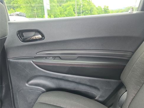 Used 2025 Dodge Durango GT w/ Blacktop Package AWD/4WD image 17