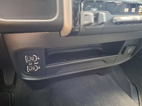 Used 2024 RAM 2500 Laramie AWD/4WD image 13