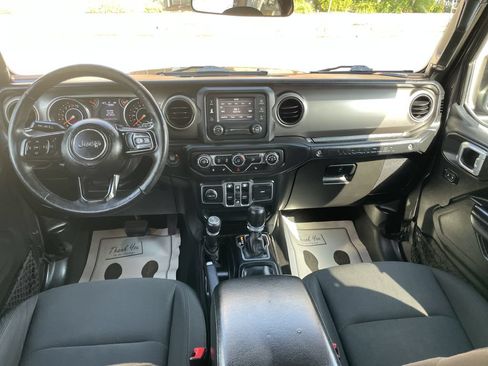 Used 2018 Jeep Wrangler Unlimited Sport S AWD/4WD image 11