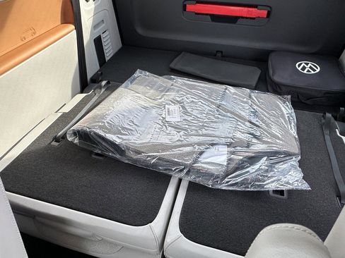 New 2025 Volkswagen ID. Buzz Pro S Plus image 15