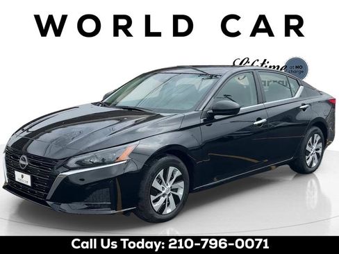 Used 2025 Nissan Altima 2.5 S FWD image 3