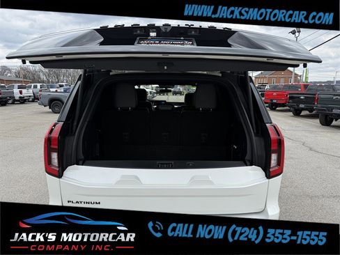 Used 2025 Ford Expedition Platinum w/ Stealth Appearance Package image 5