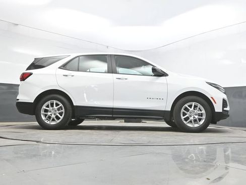 Used 2022 Chevrolet Equinox LS AWD/4WD image 37