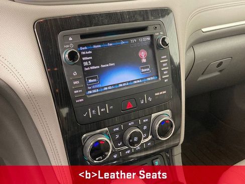 Used 2015 Chevrolet Traverse LTZ image 2
