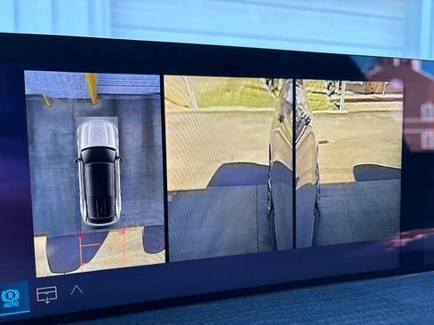 New 2026 Cadillac Escalade IQ Luxury 2 w/ LPO, Floor Liner Package image 31