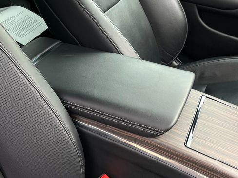 Used 2021 Tesla Model S Plaid image 33