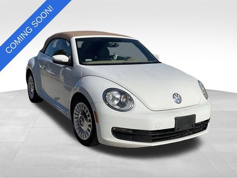 Used 2015 Volkswagen Beetle 1.8T image 1