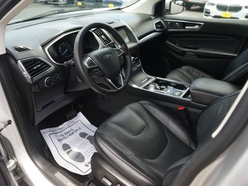 Used 2019 Ford Edge Titanium w/ Equipment Group 301A FWD image 8