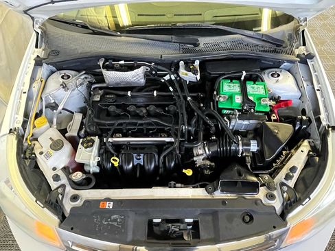 Used 2010 Ford Focus SE image 30