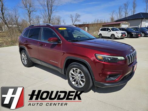 Used 2019 Jeep Cherokee Latitude Plus w/ Comfort/Convenience Group AWD/4WD image 1