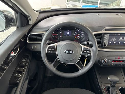 Used 2019 Kia Sorento LX image 10