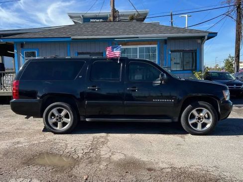 Used 2008 Chevrolet Suburban LT w/ LT Preferred Equipment Group RWD image 5