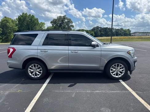 Used 2021 Ford Expedition XLT RWD image 2