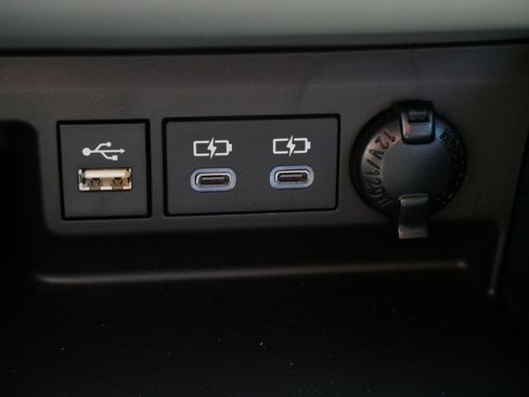 Certified 2026 Toyota Highlander XLE image 28