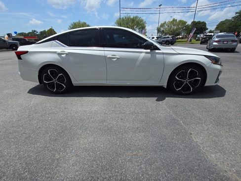 Used 2023 Nissan Altima 2.5 SR FWD image 5