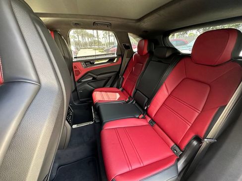 Used 2026 Porsche Cayenne GTS AWD/4WD image 40