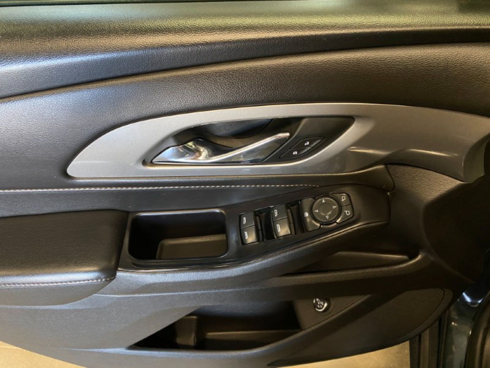 Used 2018 Chevrolet Traverse LT AWD/4WD image 31