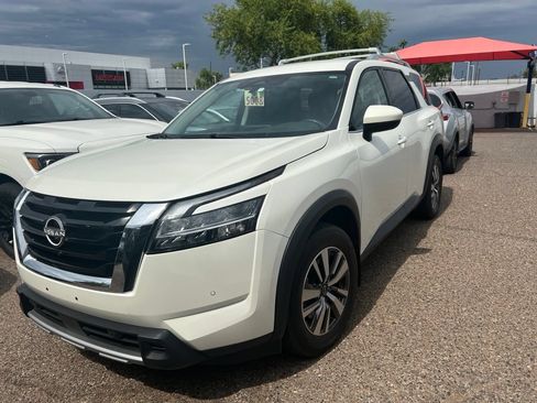 Used 2023 Nissan Pathfinder SL FWD image 6
