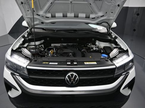 Used 2024 Volkswagen Taos SE FWD image 27
