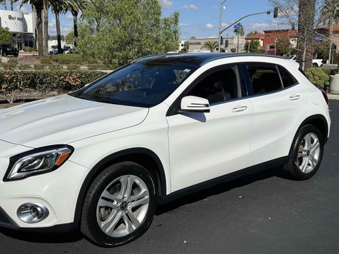 Used 2019 Mercedes-Benz GLA 250 4MATIC w/ Premium Package image 48