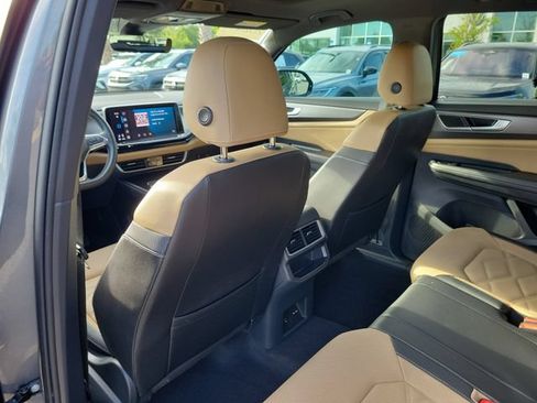 Certified 2024 Volkswagen Atlas Cross Sport SE w/ Panoramic Sunroof Package FWD image 10