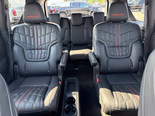 Used 2026 Nissan Armada PRO-4X AWD/4WD image 32