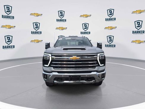 Used 2026 Chevrolet Silverado 2500 LTZ w/ LTZ Plus Package AWD/4WD image 3