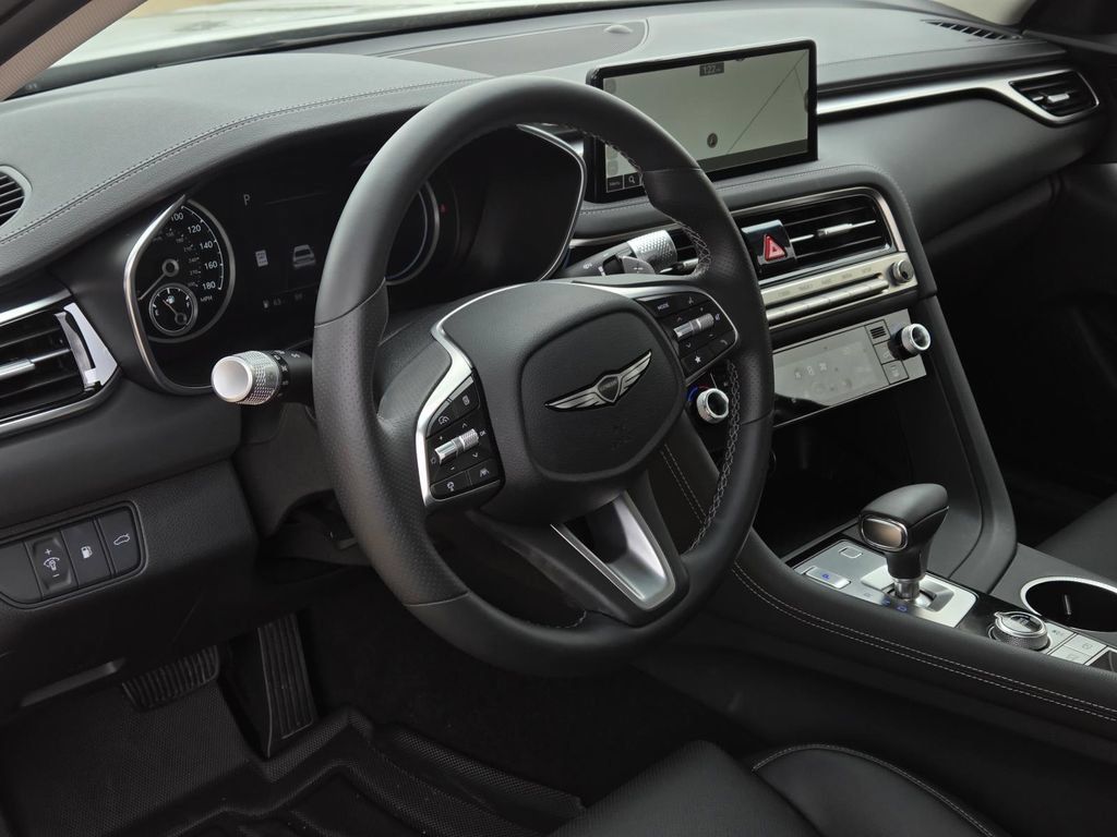 Used 2026 Genesis G70 2.5T AWD/4WD image 18