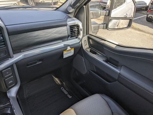 New 2025 Ford F150 Lariat w/ Equipment Group 501A Mid image 39