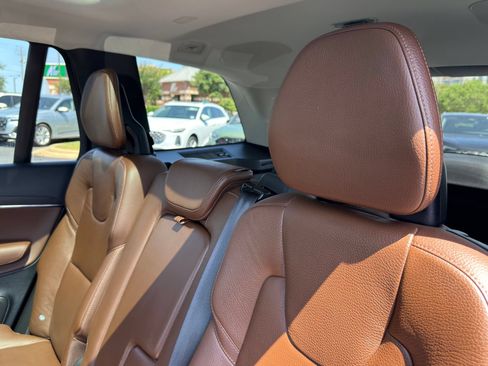 Used 2020 Volvo XC90 T6 Momentum AWD/4WD image 29