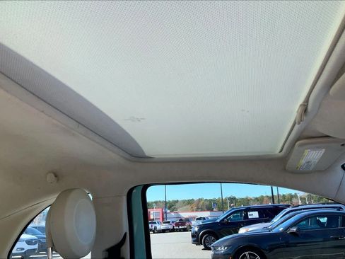 Used 2017 FIAT 500 Lounge image 13