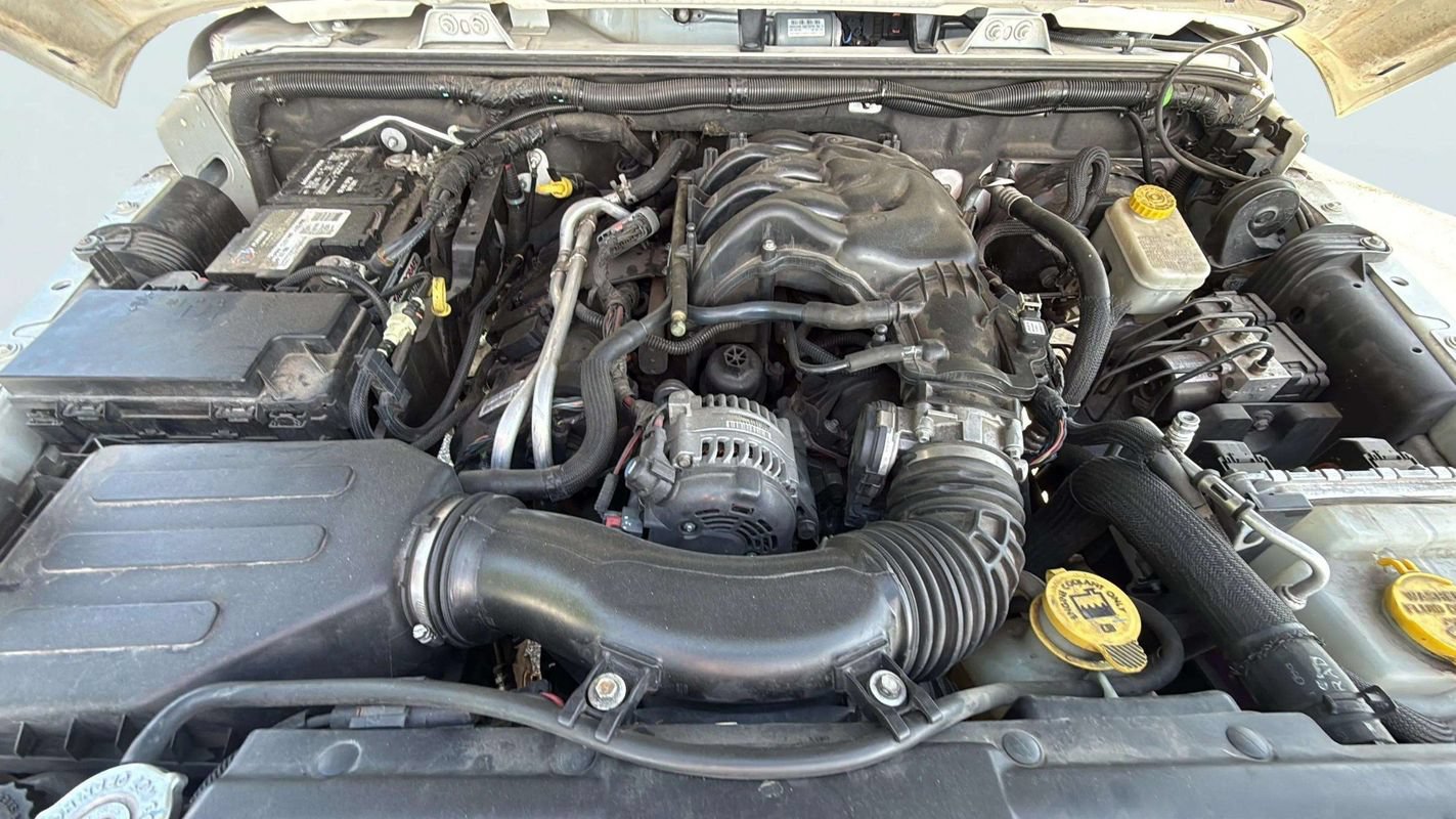 Used 2014 Jeep Wrangler Unlimited Sahara AWD/4WD image 18