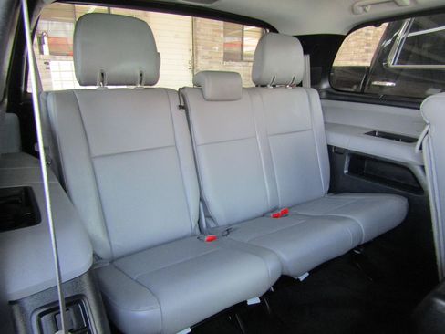 Used 2014 Toyota Sequoia Platinum RWD image 15