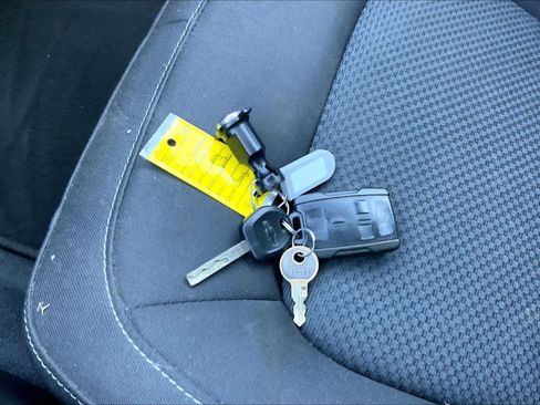 Used 2019 Chevrolet Colorado LT w/ LT Convenience Package RWD image 15