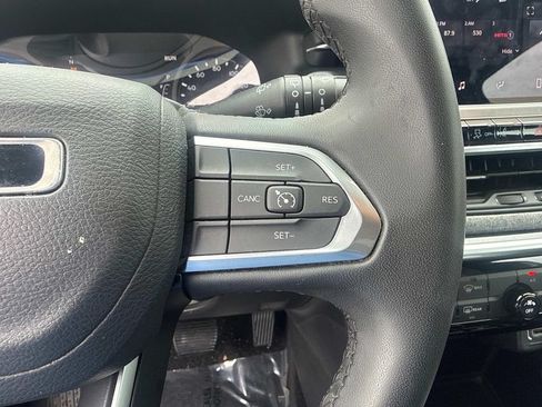 Used 2024 Jeep Compass Latitude AWD/4WD image 30